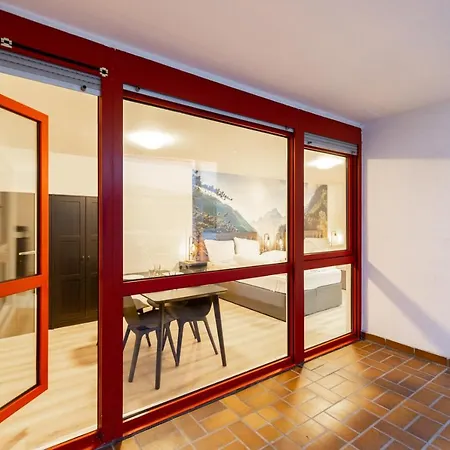 Modernes In Der Innenstadt Apartment