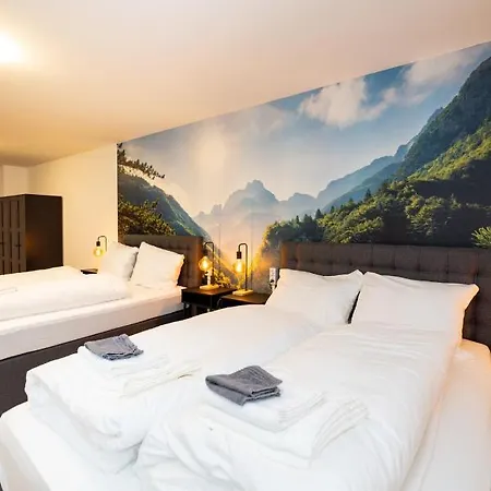 Modernes In Der Innenstadt דירה *